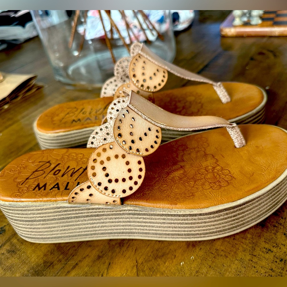 Boutique sandals, size 9 good condition